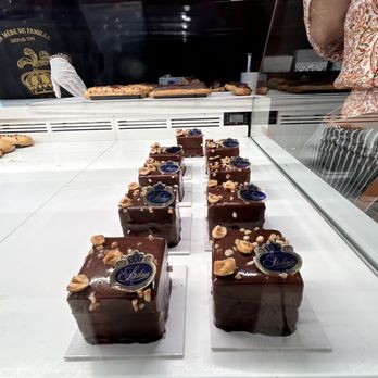 Stohrer - Marshmallows with Chocolate exterior - Candy Stores Near Me - Paris, 75 Stohrer - Marshmallows with Chocolate exterior - Candy Stores Near Me - Paris, 75