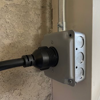 Xtreme Wiring - Another 240V 30A L6-30R outlet - Electricians Near Me Xtreme Wiring - Another 240V 30A L6-30R outlet - Electricians Near Me