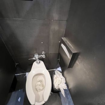 Supreme Crab Seafood Buffet - The condition of one of the restroom stalls. - Cajun/Creole Near Me - San Francisco, California Supreme Crab Seafood Buffet - The condition of one of the restroom stalls. - Cajun/Creole Near Me - San Francisco, California