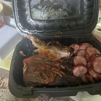 4 Rivers Smokehouse - Ribs and sausage - Barbeque Near Me - Winter Garden, Florida 4 Rivers Smokehouse - Ribs and sausage - Barbeque Near Me - Winter Garden, Florida