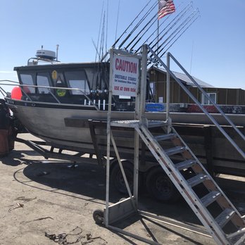 Captain Steve's Fishing Lodge - Fishing Near Me - Ninilchik, Alaska