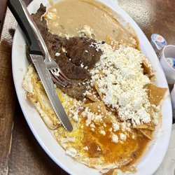Mi lindo Nayarit - Chilaquilles con carne asada plate
