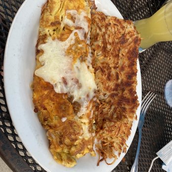 Esau's Cafe - 3 Egg Mexican Omelette - Breakfast & Brunch Near Me - Carpinteria, California Esau's Cafe - 3 Egg Mexican Omelette - Breakfast & Brunch Near Me - Carpinteria, California