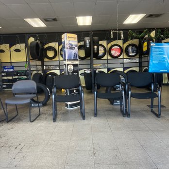 Co-Op City Tire & Auto - Inside "waiting area" - Tires Near Me - The Bronx, New York Co-Op City Tire & Auto - Inside "waiting area" - Tires Near Me - The Bronx, New York