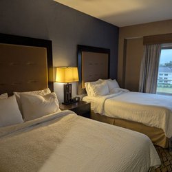 Holiday Inn Detroit Metro Airport - Our room