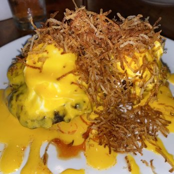 Ariete - Frita Benedict - New American Near Me - Miami, Florida