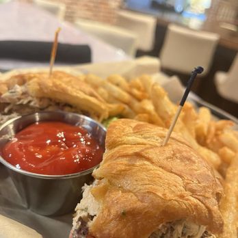 Victors - Chicken Chipotle Wrap - New American Near Me - Florence, South Carolina Victors - Chicken Chipotle Wrap - New American Near Me - Florence, South Carolina