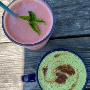 Cafe Phoenix - wake up smoothie maca matcha latte - Cafes Near Me - Arcata, California
