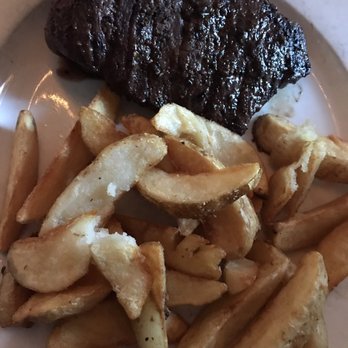 Pappy & Harriet’s - Skirt steak and fries (the best flavored steak of them all) - Music Venues Near Me - Pioneertown, California