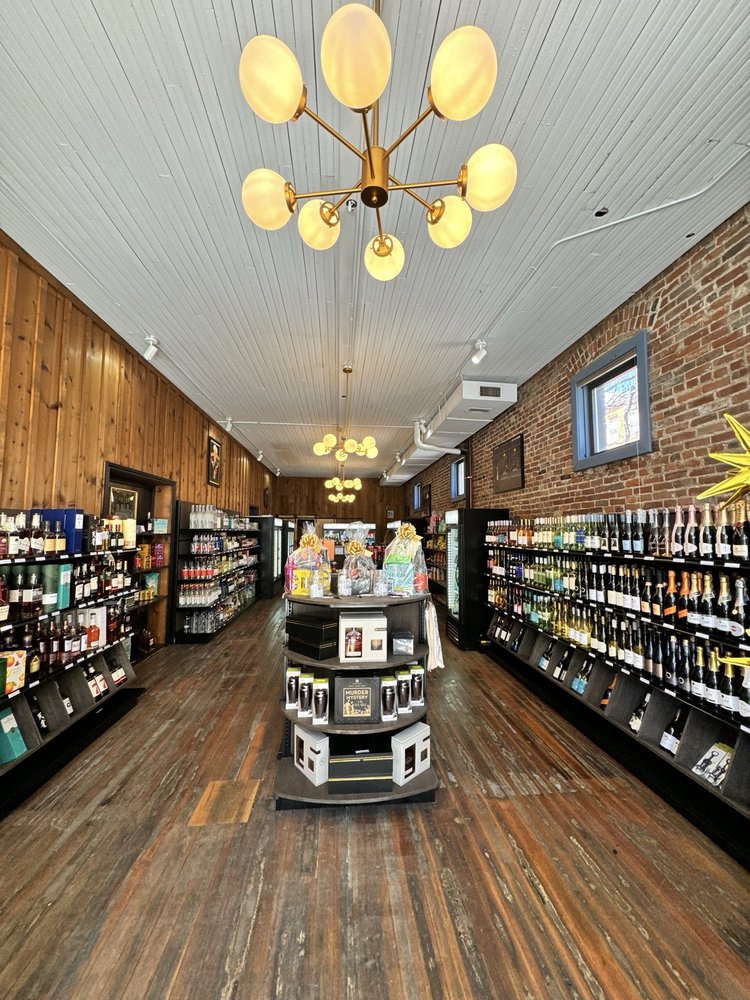 River Market Liquor Logo