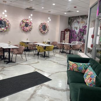 Susu’s Dream Bakery & Cafe - Pretty and clean dining area - Bakeries Near Me - Worth, Illinois Susu’s Dream Bakery & Cafe - Pretty and clean dining area - Bakeries Near Me - Worth, Illinois