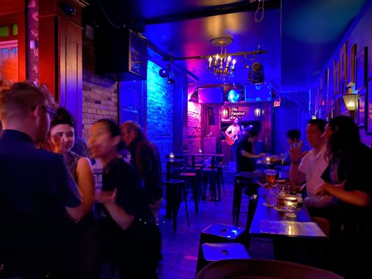 Pubs - THE PAINTED LADY - 37 Photos & 63 Reviews - 218 Ossington Avenue, Toronto, Ontario