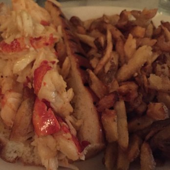 Neptune Oyster - Maine Lobster Roll Sandwich - Seafood Near Me - Boston, Massachusetts Neptune Oyster - Maine Lobster Roll Sandwich - Seafood Near Me - Boston, Massachusetts