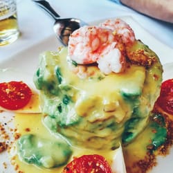 Los Pérez - Ensalada de aguacate y langostinos