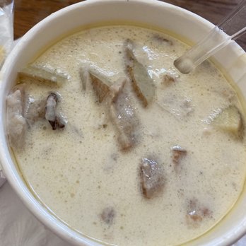 Maine Eats - Clam chowder - Food Trucks Near Me