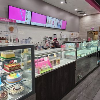 Baskin-Robbins - Inside of the place - Ice Cream & Frozen Yogurt Near Me - Chatsworth, California Baskin-Robbins - Inside of the place - Ice Cream & Frozen Yogurt Near Me - Chatsworth, California