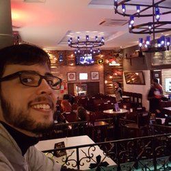 Aqueces Bar - Meu primo feliz com as pipocas a vontade