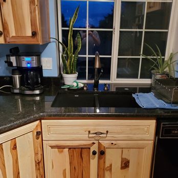 Royal Cabinets - The sink area with counter tops. - Cabinetry Near Me - Puyallup, Washington