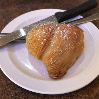 DeLillo Pastry Shop - Bakeries Near Me - Bronx, New York