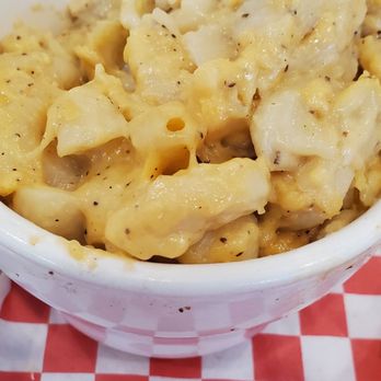 Back Deck BBQ - Smoked mac & cheese - Food Trucks Near Me - Louisville, Kentucky
