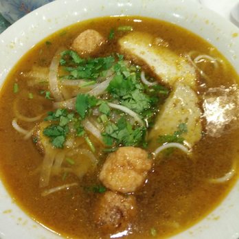 Dem Hai Dang - Bún ch cá nc lèo (Vietnamese noodle soup with fish balls + tofu), size small is $9.95 - Vietnamese Near Me - London, Ontario Dem Hai Dang - Bún ch cá nc lèo (Vietnamese noodle soup with fish balls + tofu), size small is $9.95 - Vietnamese Near Me - London, Ontario