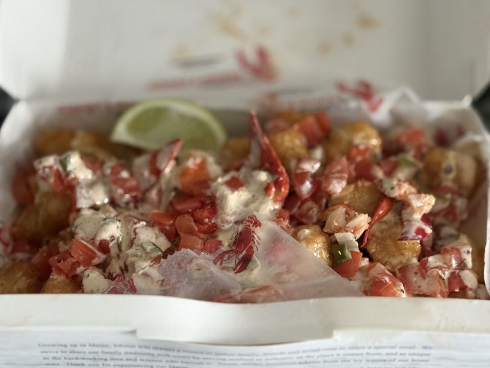 Cousins Main Lobster Roll - Mt Laurel Logo