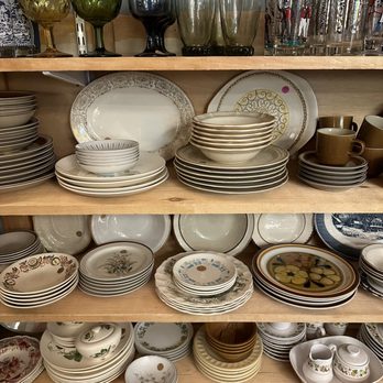 East 8th Vintage - Used, Vintage & Consignment Near Me - Charlotte, North Carolina East 8th Vintage - Used, Vintage & Consignment Near Me - Charlotte, North Carolina
