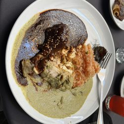 La Casa del Mendrugo - Duo Poblano - chicken leg and thigh in both Mole Poblano and Pipián Verde