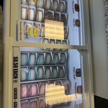 Vogue Bubble Tea & Coffee Bar - Macaron ice cream selection - Bubble Tea Near Me - Pantego, Texas Vogue Bubble Tea & Coffee Bar - Macaron ice cream selection - Bubble Tea Near Me - Pantego, Texas