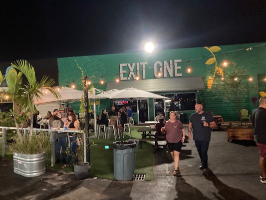100 Montaditos Miami Lakes by null
