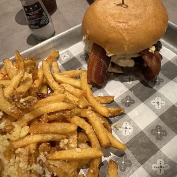 Graze Burgers - Burgers Near Me - Sevierville, Tennessee Graze Burgers - Burgers Near Me - Sevierville, Tennessee