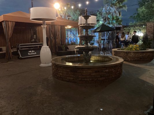 JR's Bar & Grill by null