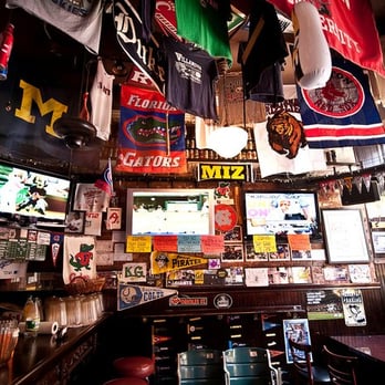 Standings - the interior of a sports bar - Sports Bars Near Me - New York, New York Standings - the interior of a sports bar - Sports Bars Near Me - New York, New York