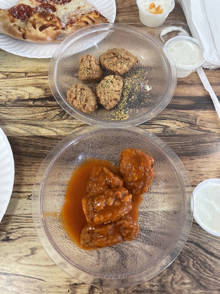 PIZZA CITY Updated September 2024 14 Photos & 32 Reviews 700 N