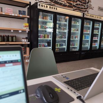 Easy Luck Coffee & Bodega - Great wifi work place - Coffee & Tea Near Me - Orlando, Florida