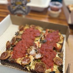 Gold Tooth Tony's Detroit Pizza - Detroit Supreme with chicken substitute