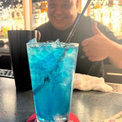 W XYZ Bar - The bartender