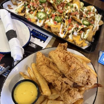 Blue Bayou - Nachos and Chicken Tender - Cajun/Creole Near Me - Chicago, Illinois