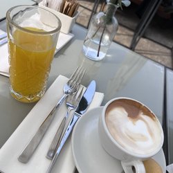 Il Bar - Cappuccino with a fresh macaroon and orange juice