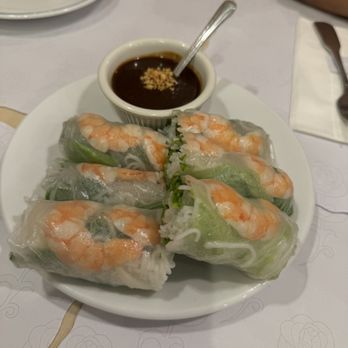 La Maison De La Reine - Fresh shrimp rolls (always tasty) - Vietnamese Near Me - Novato, California La Maison De La Reine - Fresh shrimp rolls (always tasty) - Vietnamese Near Me - Novato, California