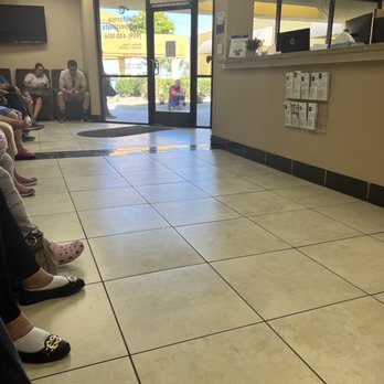 Azul Vision - Waiting area - Ophthalmologists Near Me - Rancho Cucamonga, California Azul Vision - Waiting area - Ophthalmologists Near Me - Rancho Cucamonga, California