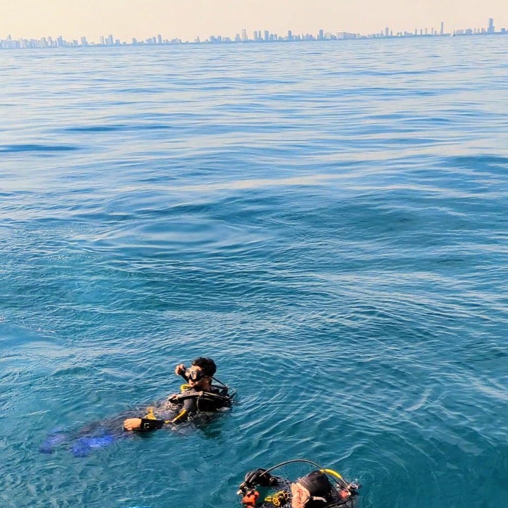 Hart City Scuba - Ashwin and diving buddy Lynn Carpenter with blue fins - Scuba Diving Near Me - Elkhart, Indiana