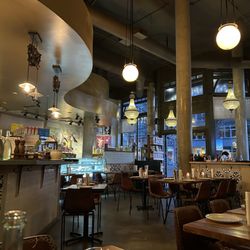 Limoncello Belltown - Inside area
