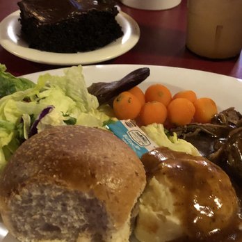 Barleens Dinner Show - Pot Roast dinner with Chocolate Cake - Dinner Theater Near Me - Apache Junction, Arizona