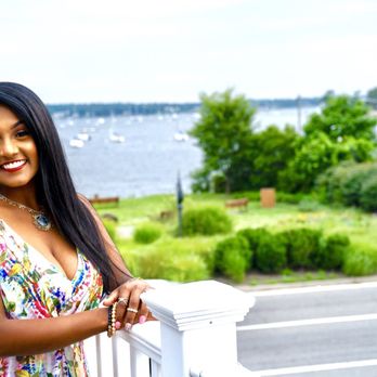 Piña NYC - He worked with the enviorment to achieve the best shots - Session Photography Near Me
