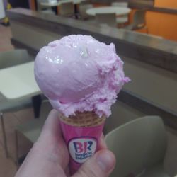Baskin-Robbins - The Bubblegum Ice Cream.