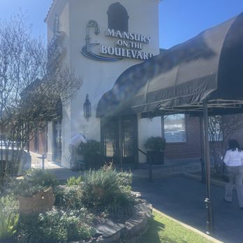 Mansurs on the Boulevard - Outside - Cajun/Creole Near Me - Baton Rouge, Louisiana