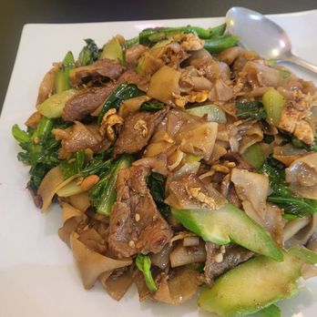 Khun 9 Thai Kitchen - Beef pad see ew - Thai Near Me - Torrance, California Khun 9 Thai Kitchen - Beef pad see ew - Thai Near Me - Torrance, California