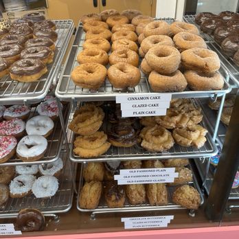 Bosa Donuts - Bakeries Near Me - Saint Charles, Illinois Bosa Donuts - Bakeries Near Me - Saint Charles, Illinois