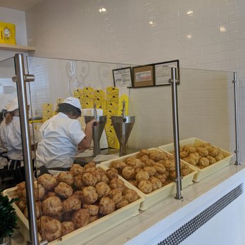 Beard Papa’s Plano - Bakeries Near Me - Plano, Texas Beard Papa’s Plano - Bakeries Near Me - Plano, Texas